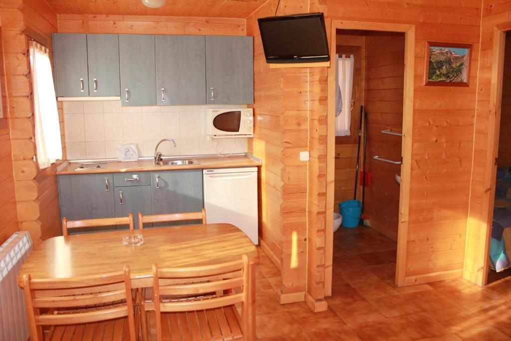 Camping Valle De Tena Sabiñánigo Zimmer foto