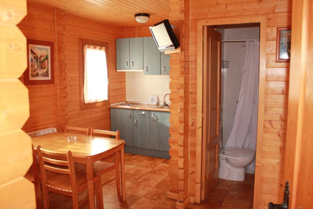 Camping Valle De Tena Sabiñánigo Zimmer foto