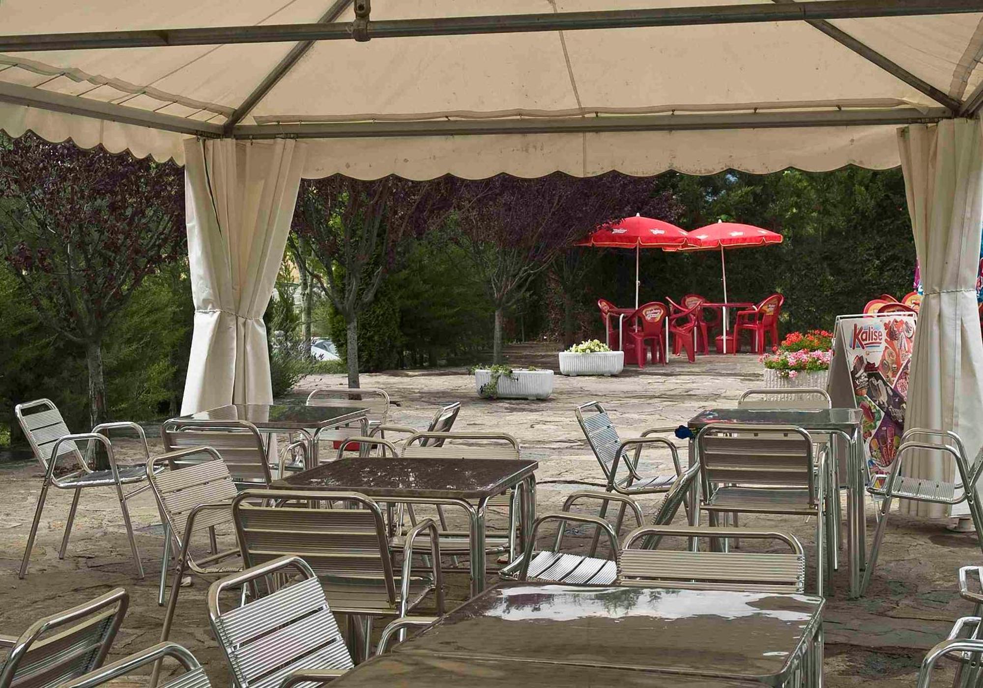 Camping Valle De Tena Sabiñánigo Exterior foto
