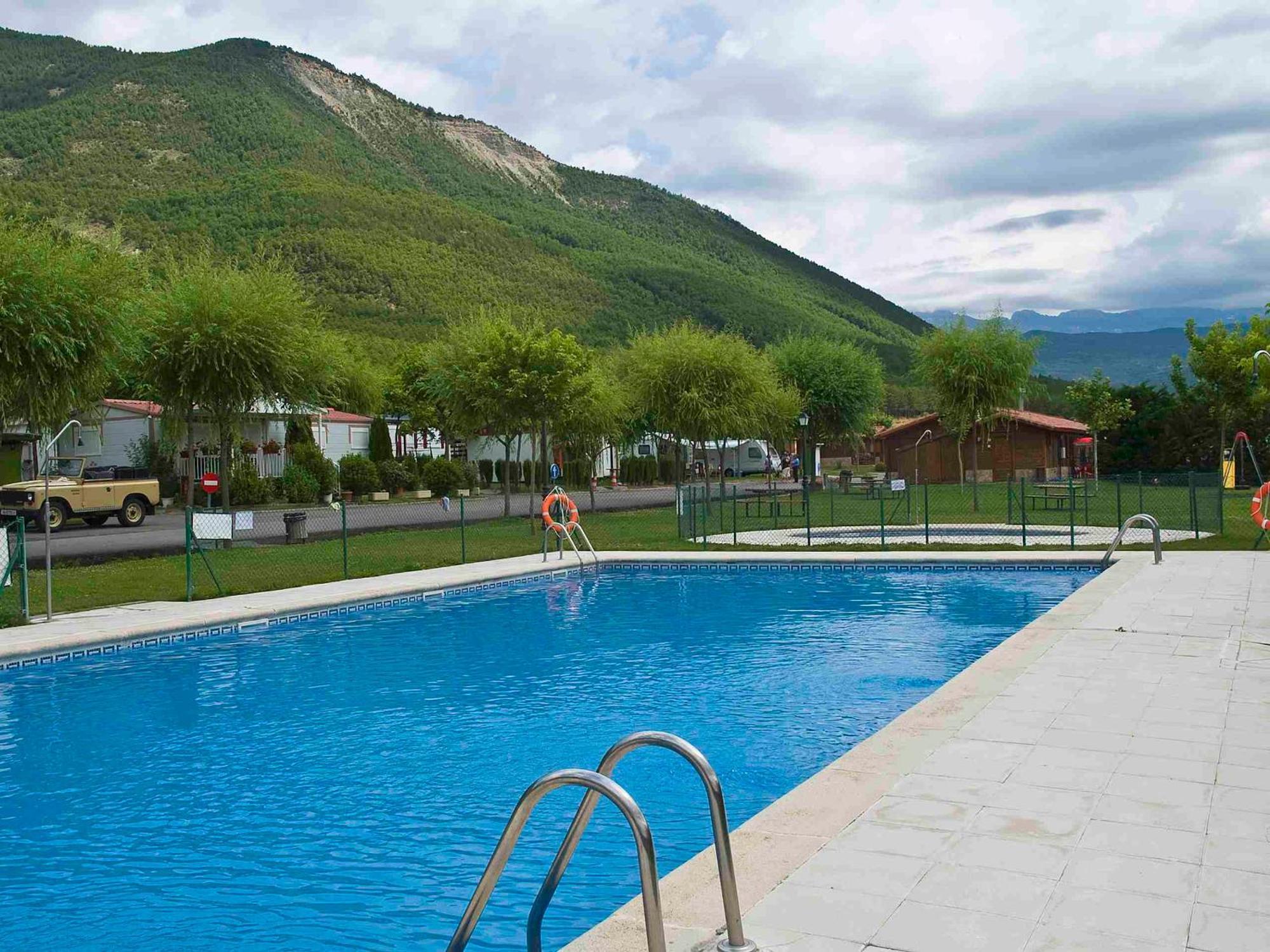 Camping Valle De Tena Sabiñánigo Exterior foto